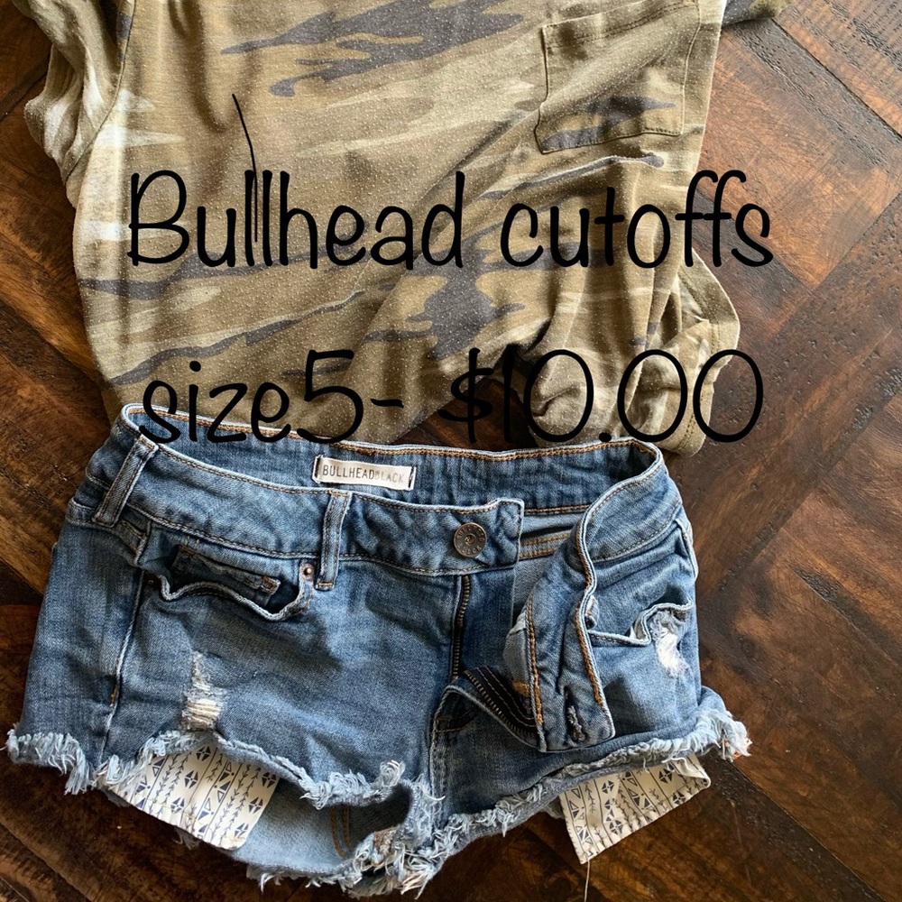 Bullhead cute short shorts